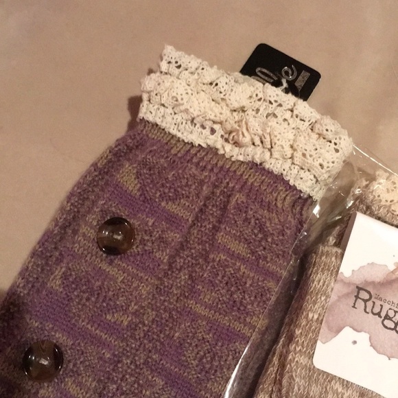 A SET OF HIGH TOP BOOT SOCKS - Picture 3 of 3